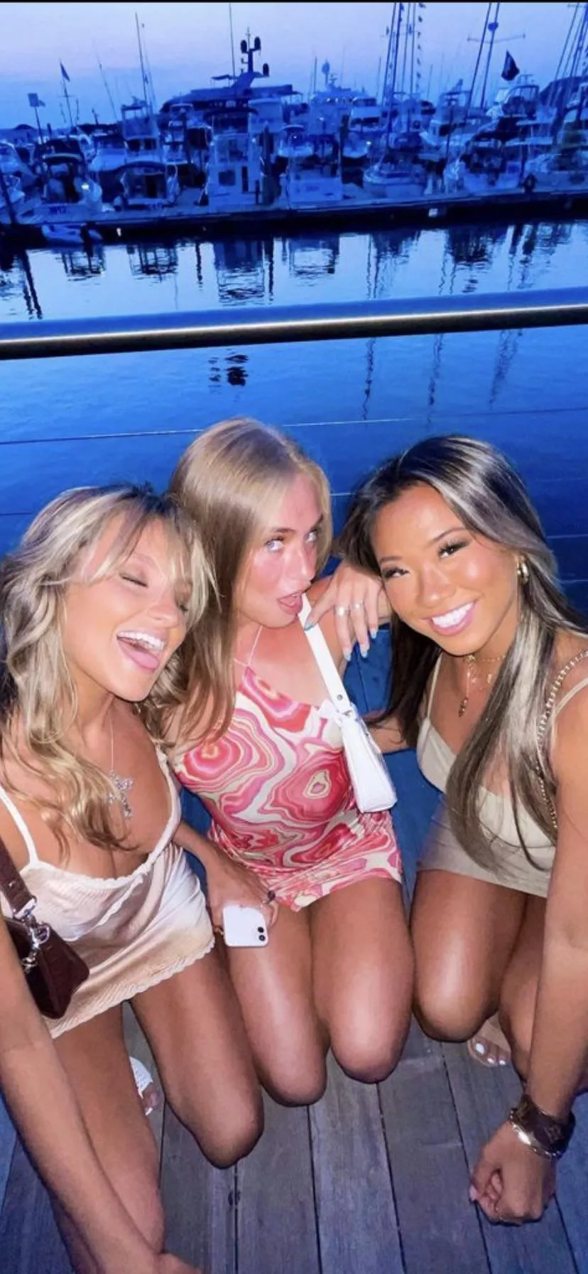 Who you cumming on [3] posted by kingsavage678