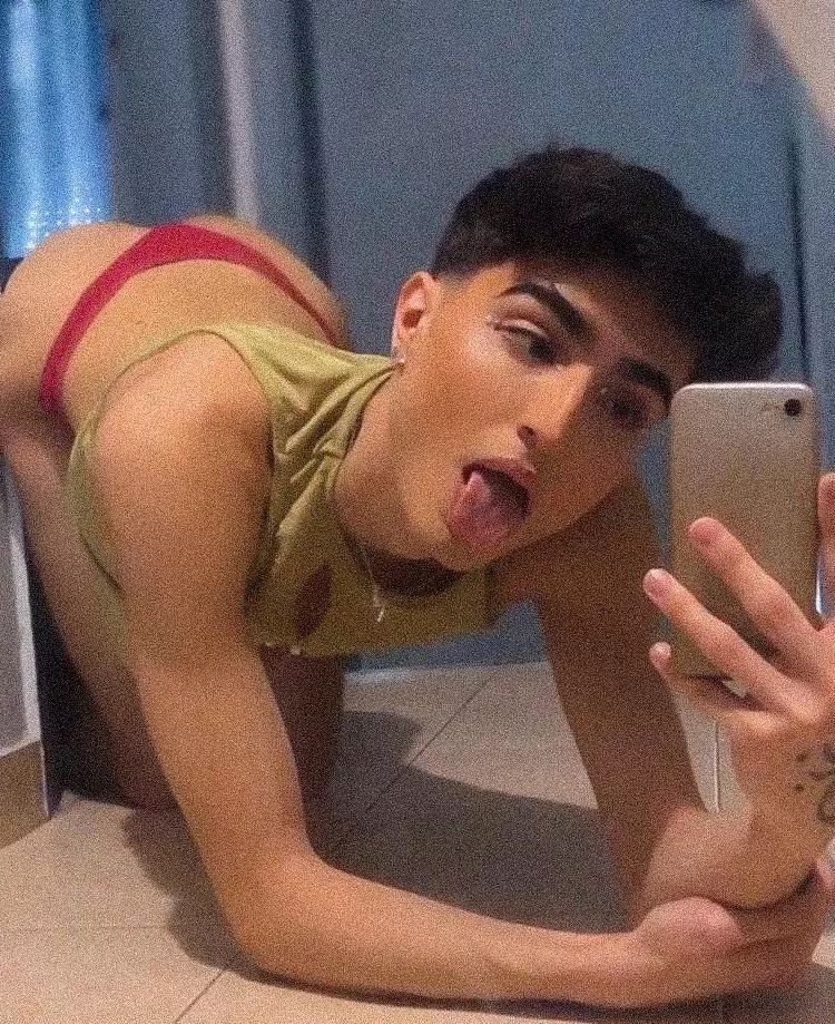 Whooops, I dropped something 🤭 posted by chriismarajj