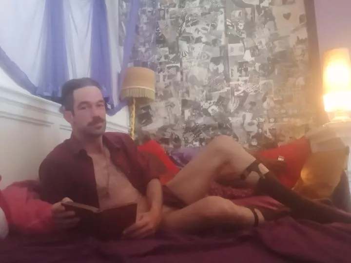 Who's bringing me a beer ? follow the comment posted by TheMoonyDandy