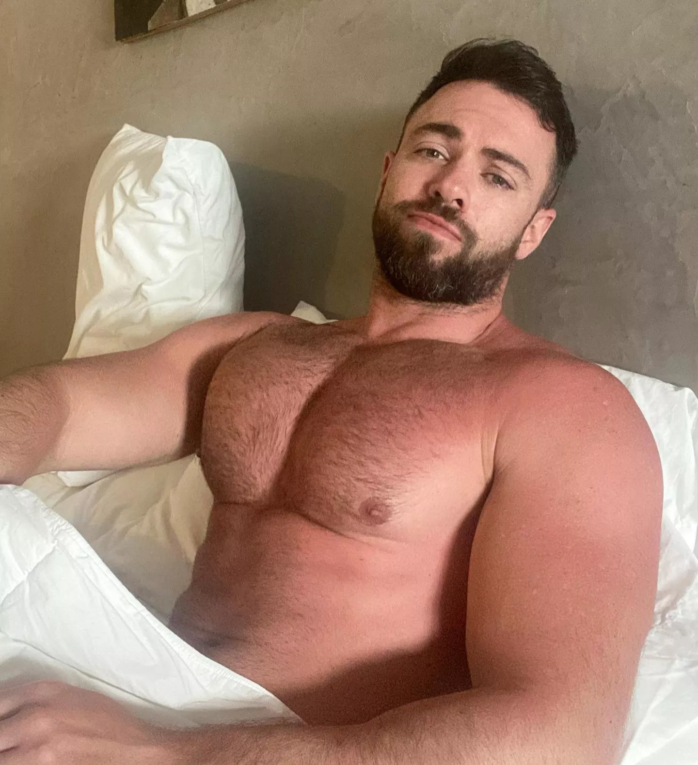 who's coming to bed? dms open and horny! posted by Bigone1874