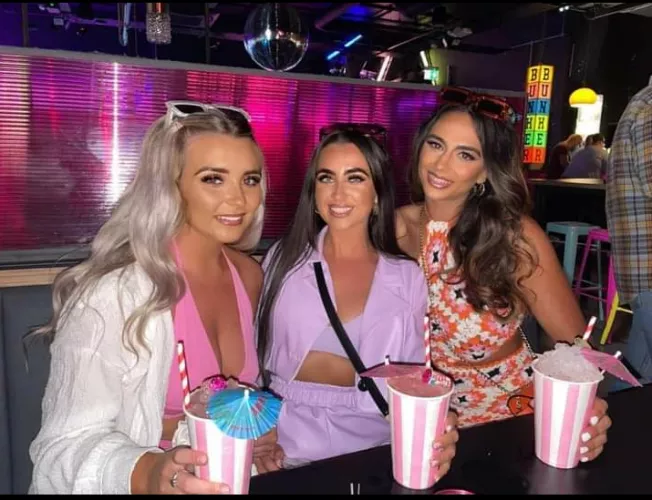 Who's cup u filling by Chaturbater1