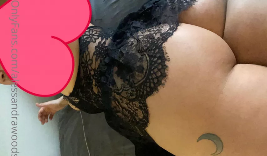 Who's face is available? by Alexxxwoods