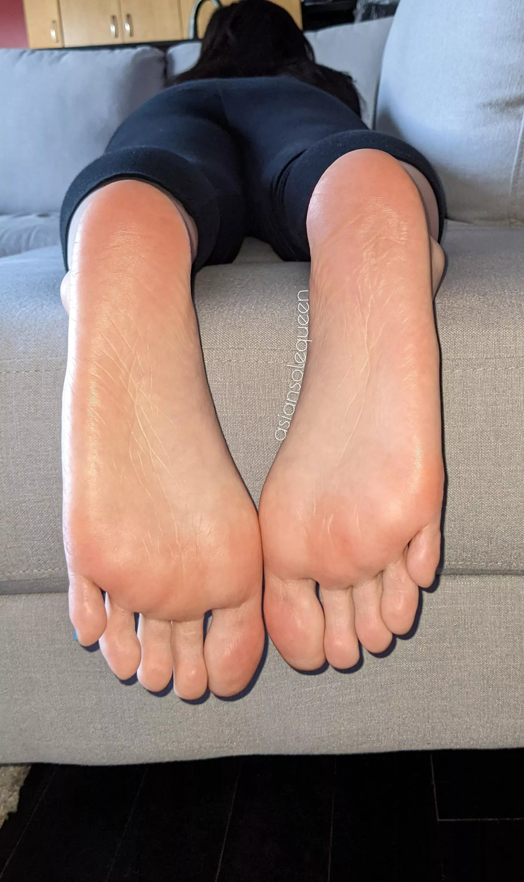 Who's going to worship my feet while I lay down and relax? 😋 posted by asiansolequeen