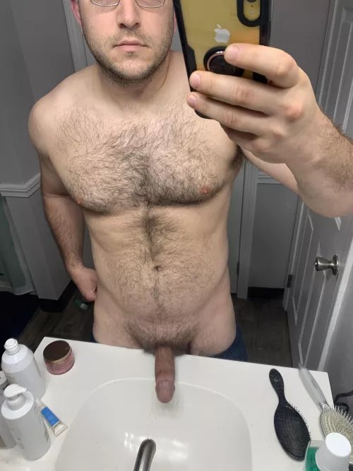 Who’s gonna help me out with this thing? by johnnybblazzee