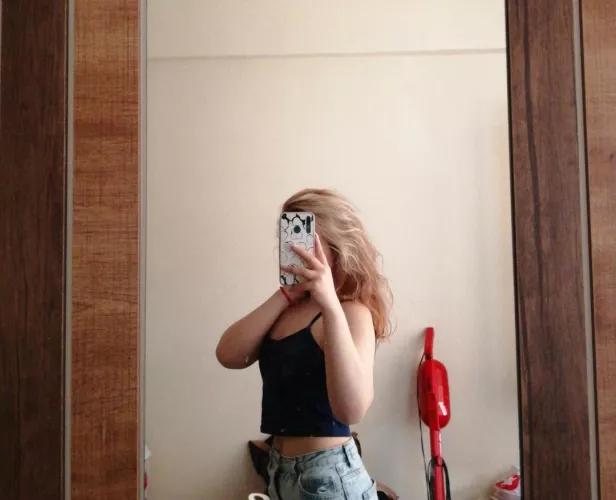 whos gonna jerk tribute for my gf, I send nudes with face and blowjob kik erimex77 or dm me by BreadSouthern