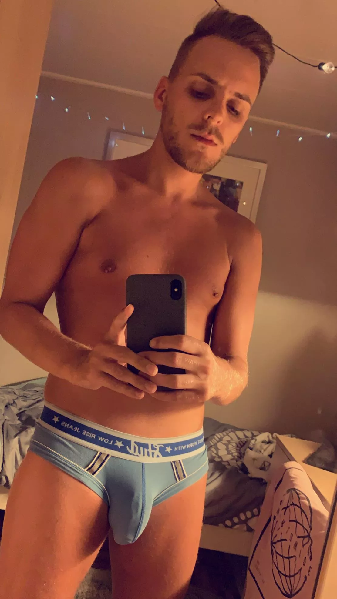 Who’s gonna unpack my meaty blue bulge? posted by HungMate