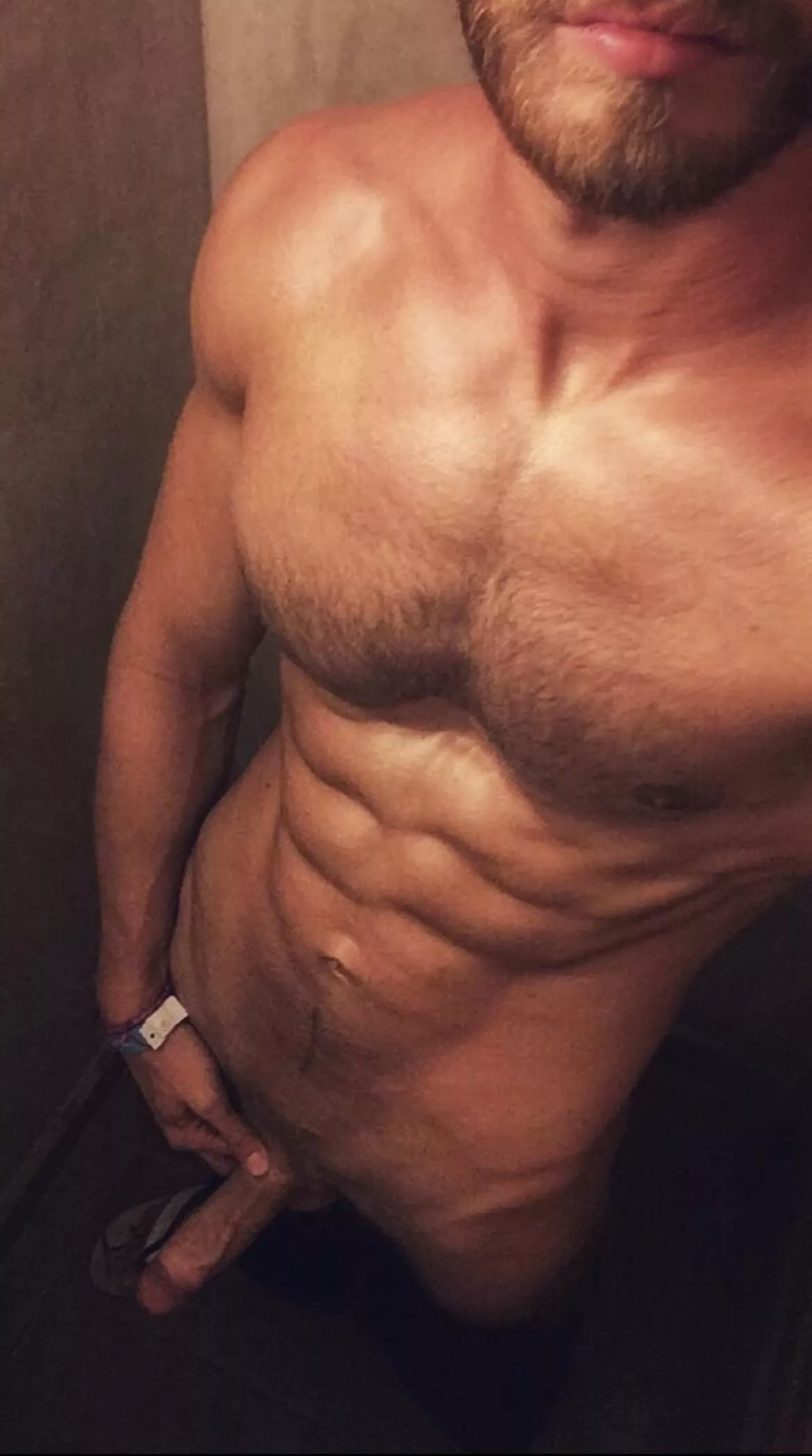 Who’s good with their tongue? 👅(M) posted by Hitch3386