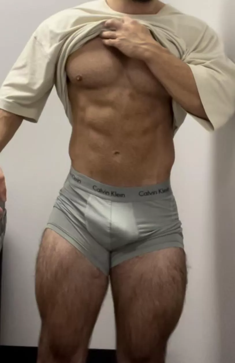 Who’s head am I going to squeeze when I cum? posted by fitlove69