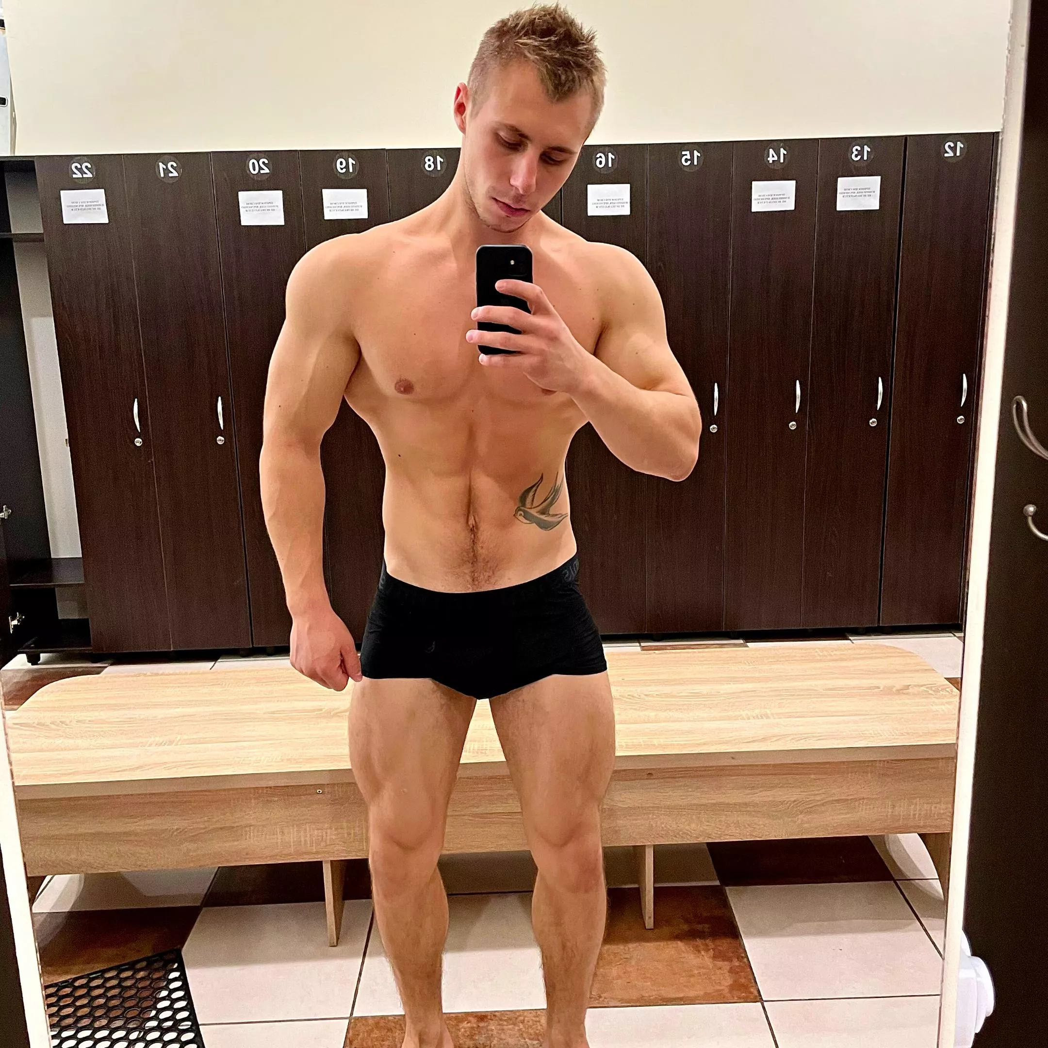 who's in the shower 24 posted by carryfitfre
