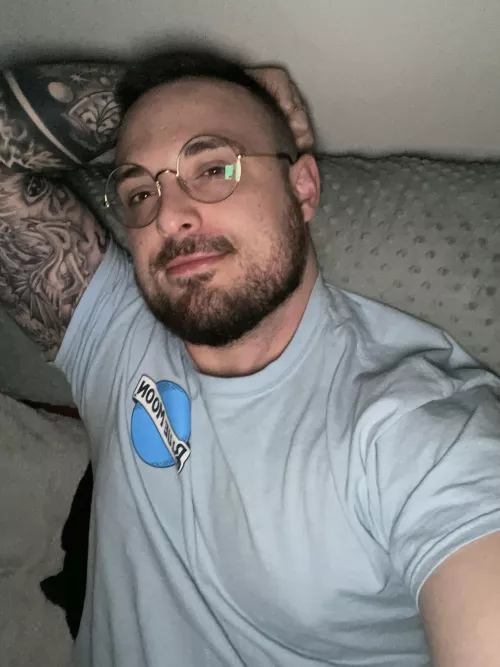 Who’s playing Elden Ring?🤙 by jrthor