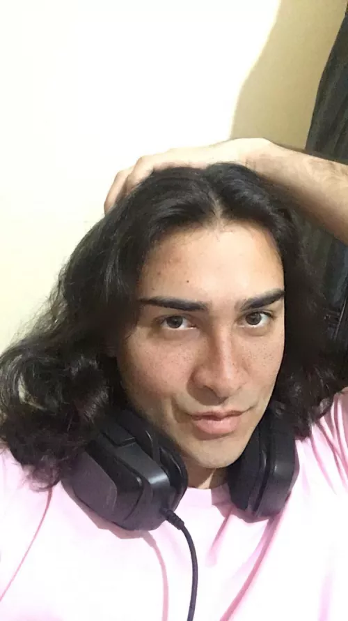 Who’s playing valorant? by maisan9