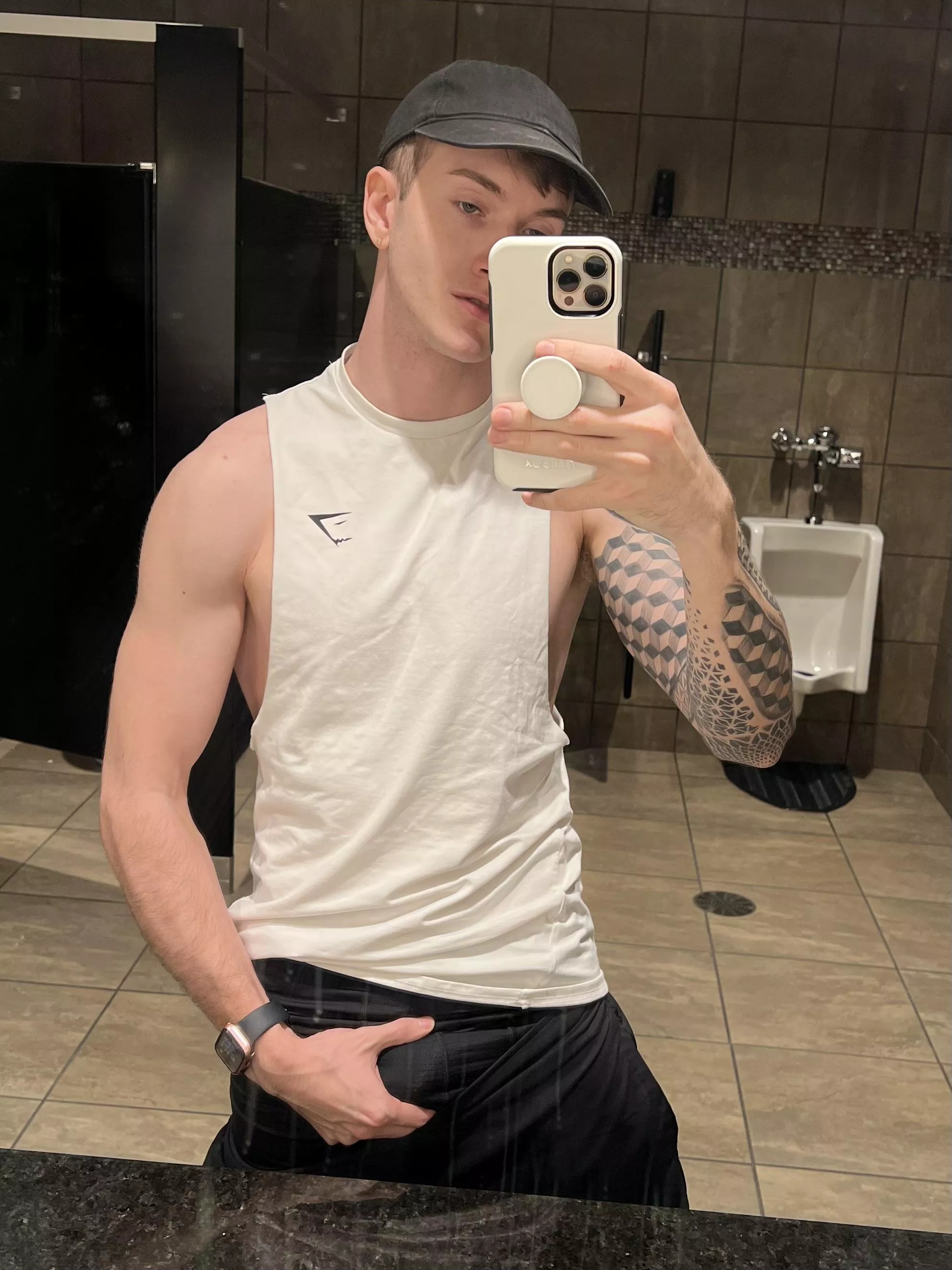 Who’s sucking me off in the restroom? posted by FinnAugust