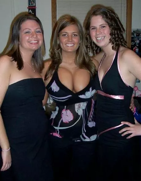 Who's the winner? Obviously not left & right girls. posted by mrLonely89