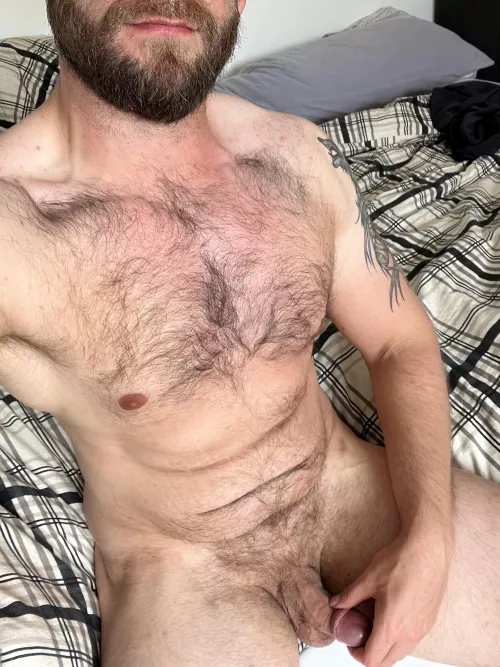 Who‘s up for cuddles and maybe more? by nodnod92