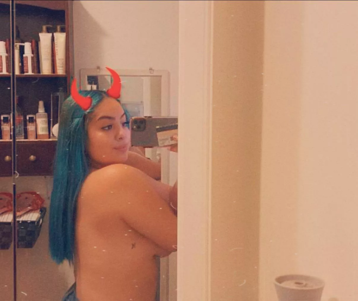 Who’s up 🥵🔞😈 posted by lilcutebunny