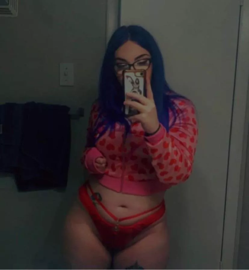 Who’s up rn posted by Ickyvickyok