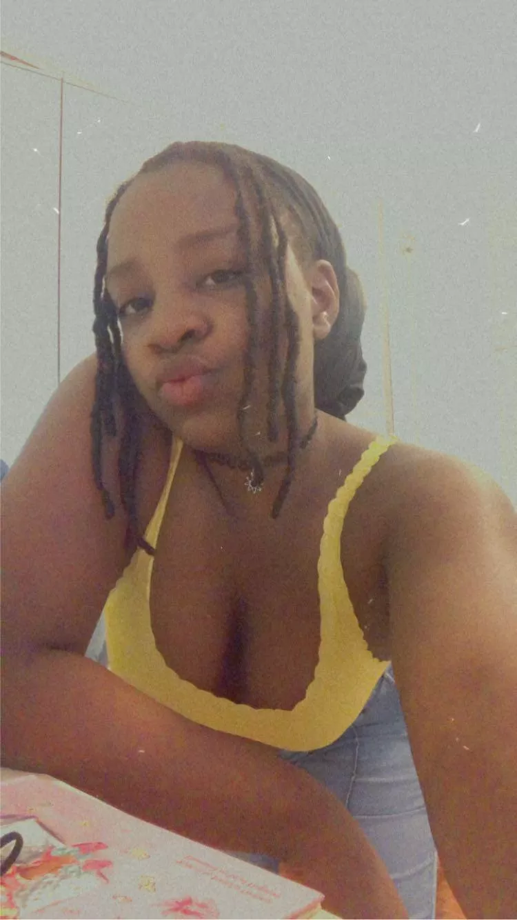 Who’s up with me 👀😘 posted by Imaginary-Marzipan66