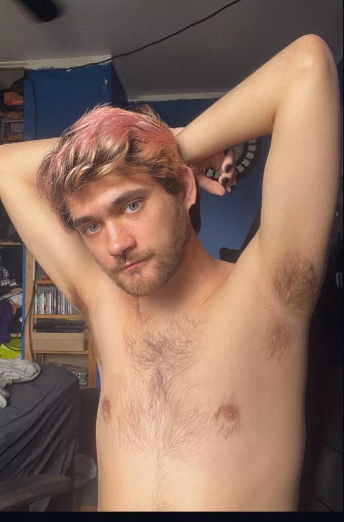 who’s worshipping em for me? posted by ifuseekamy2