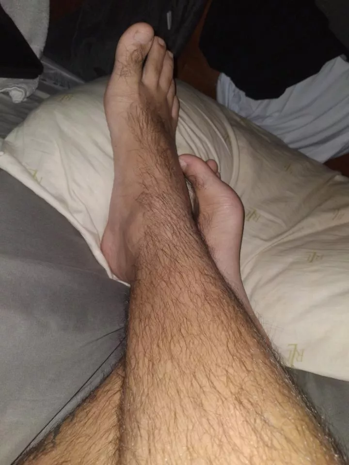 whose down to give me a foot rub? posted by drastic27