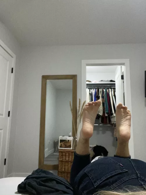 Whose going to cum all over these? 💗 by Savscutefeet