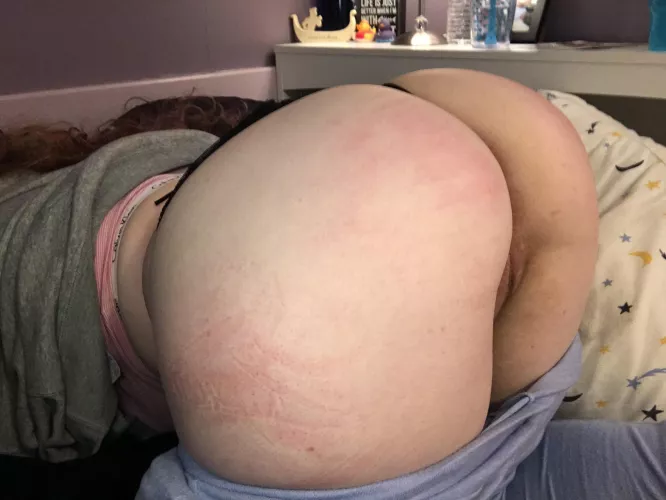 why do ppl think they can verify by sending two couples pics of them looking young and then they have a huge great beard in the live. you don't understand how thats suspicious? too many fakes and cheats on this fucking sub by cathedrale