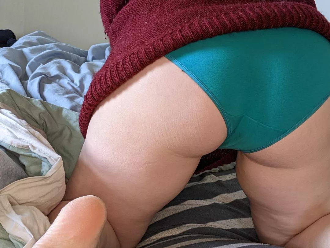 why would we ever leave this bed posted by Chamomile_Tease