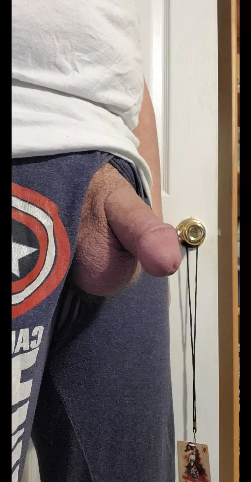 whys everyone staring? is there something on my pants? by fatguyfatcock