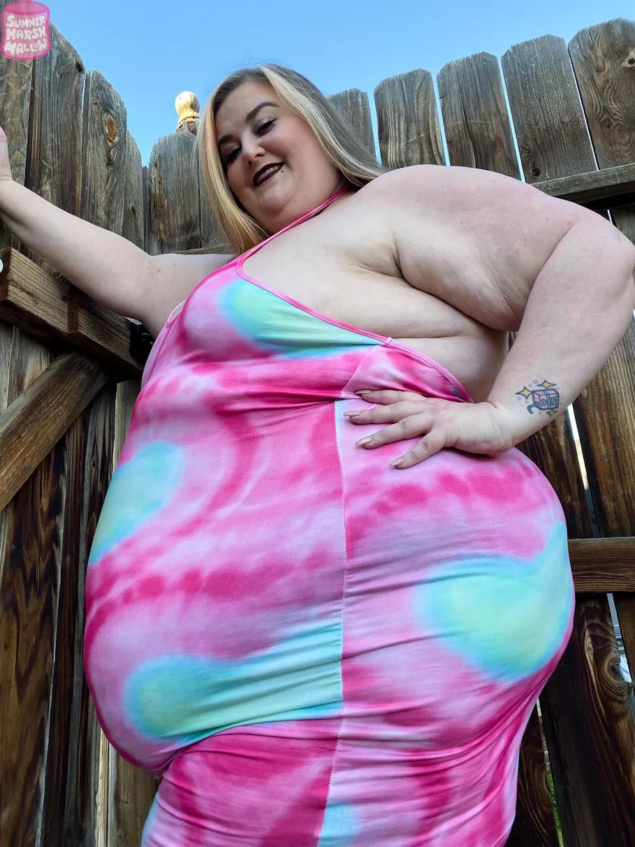 Wide from the side posted by SummerMarshmallow