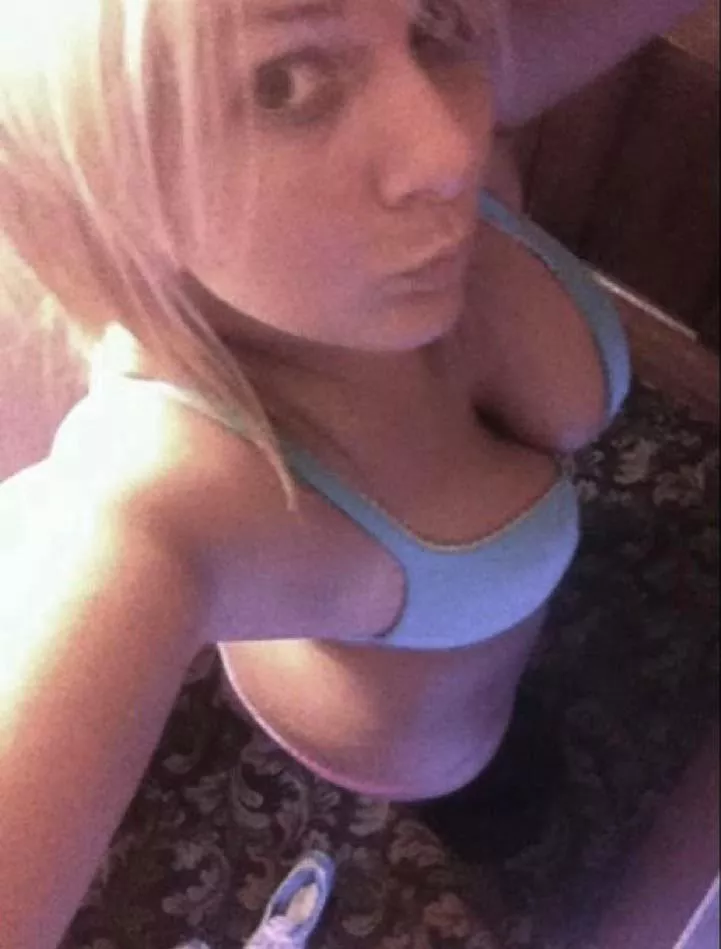 Wife cheats posted by zrt86