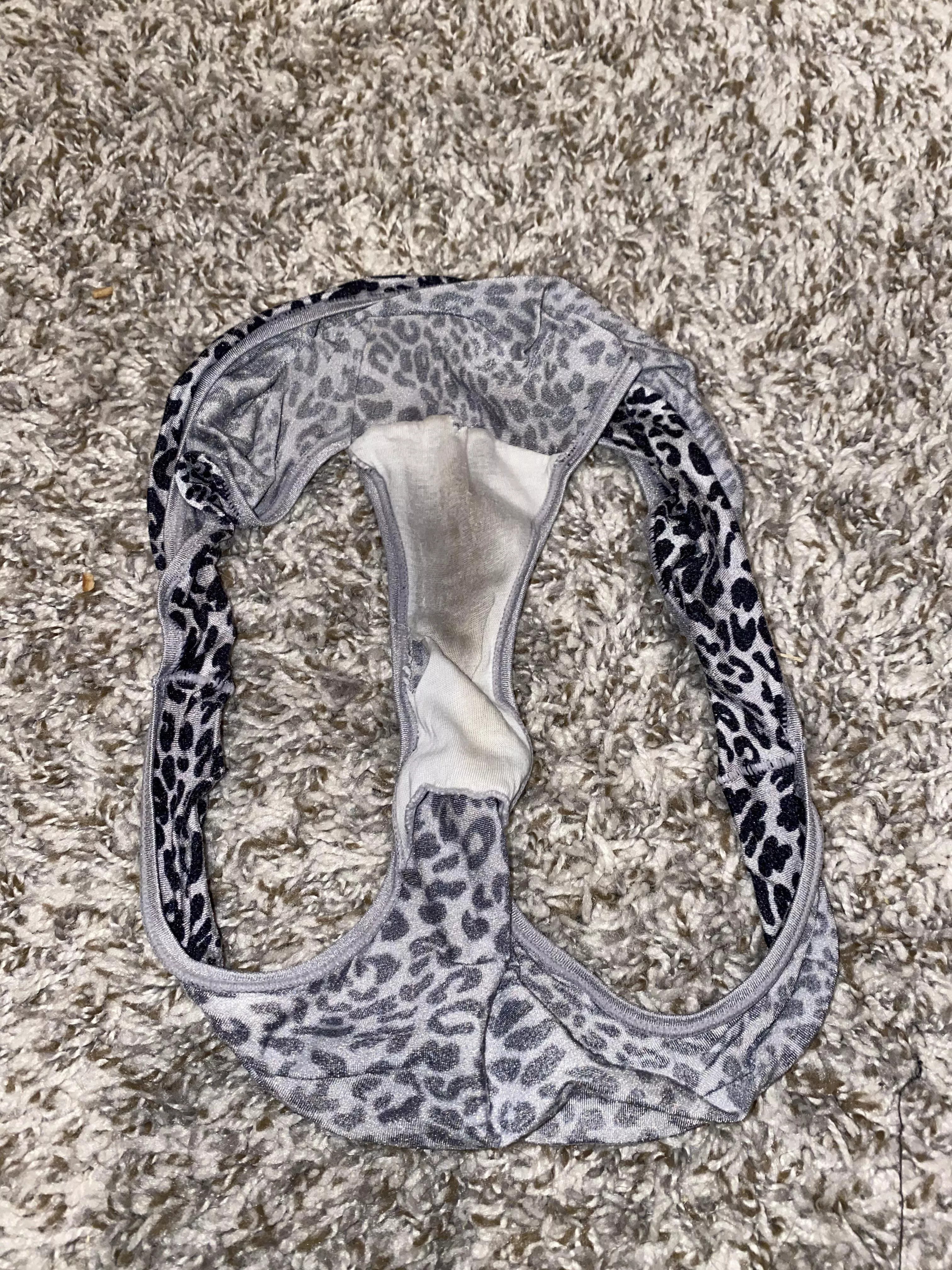 Wife had a little vibrator sesh before she went to work. posted by b8679