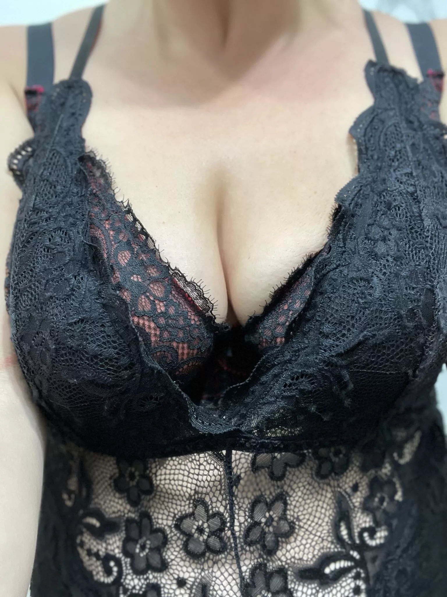 Wife is feelin' cute and hoping to chat with another wife tonight! (OC) posted by funkingonutsdude