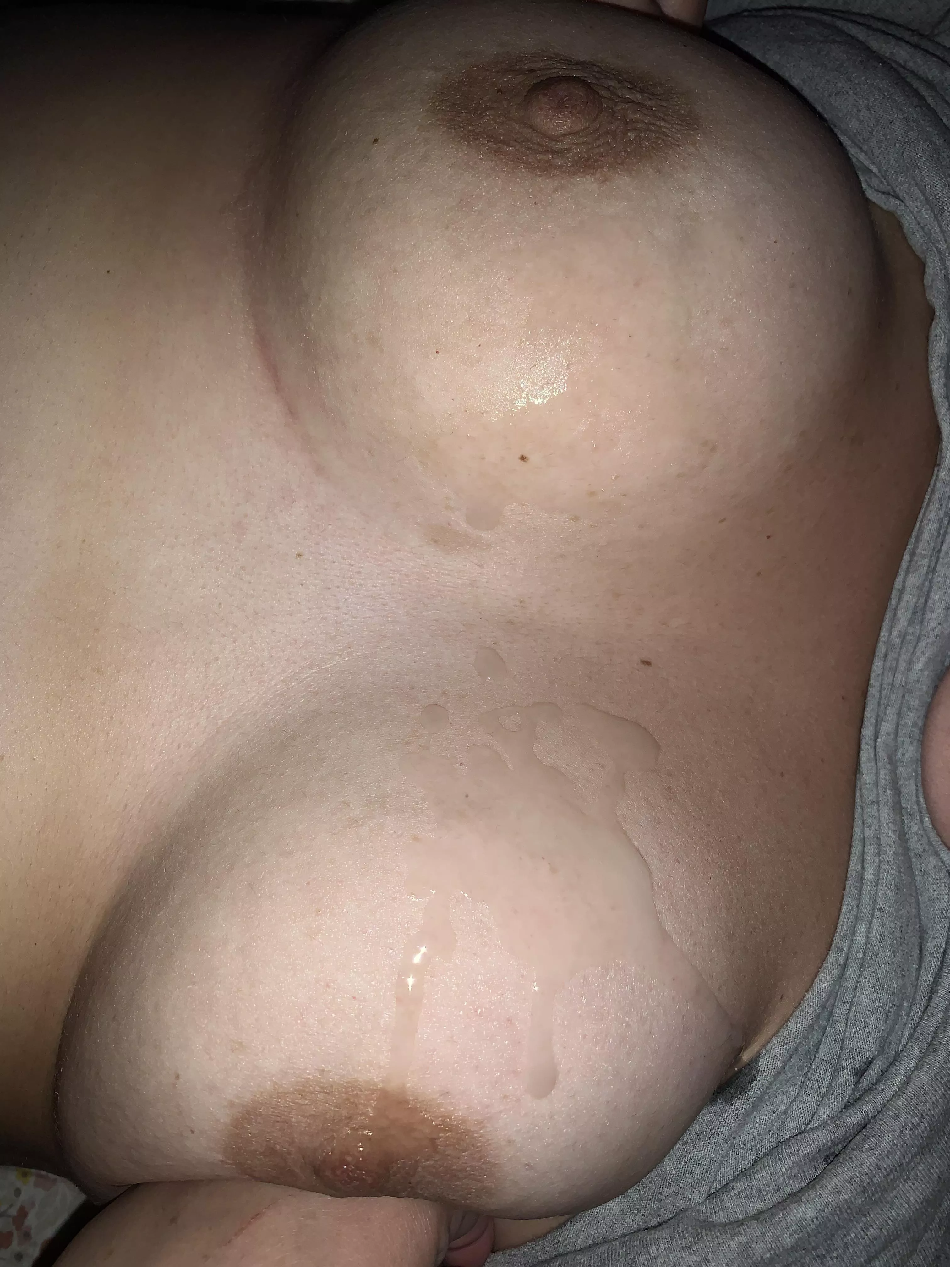 Wife loves cum on her tits posted by trying7