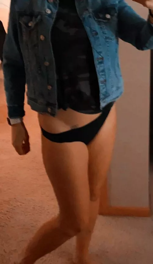 Wife loves to tease while I am at work. by DomsubMidwestCouple