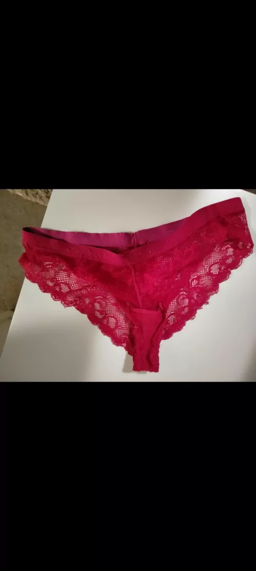 wife wore them today ! Anyone up for chat who like them? by Explorer101_