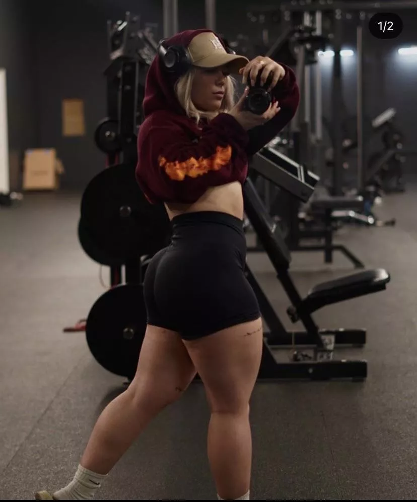 Wifey posted by Candid-Neck-9810