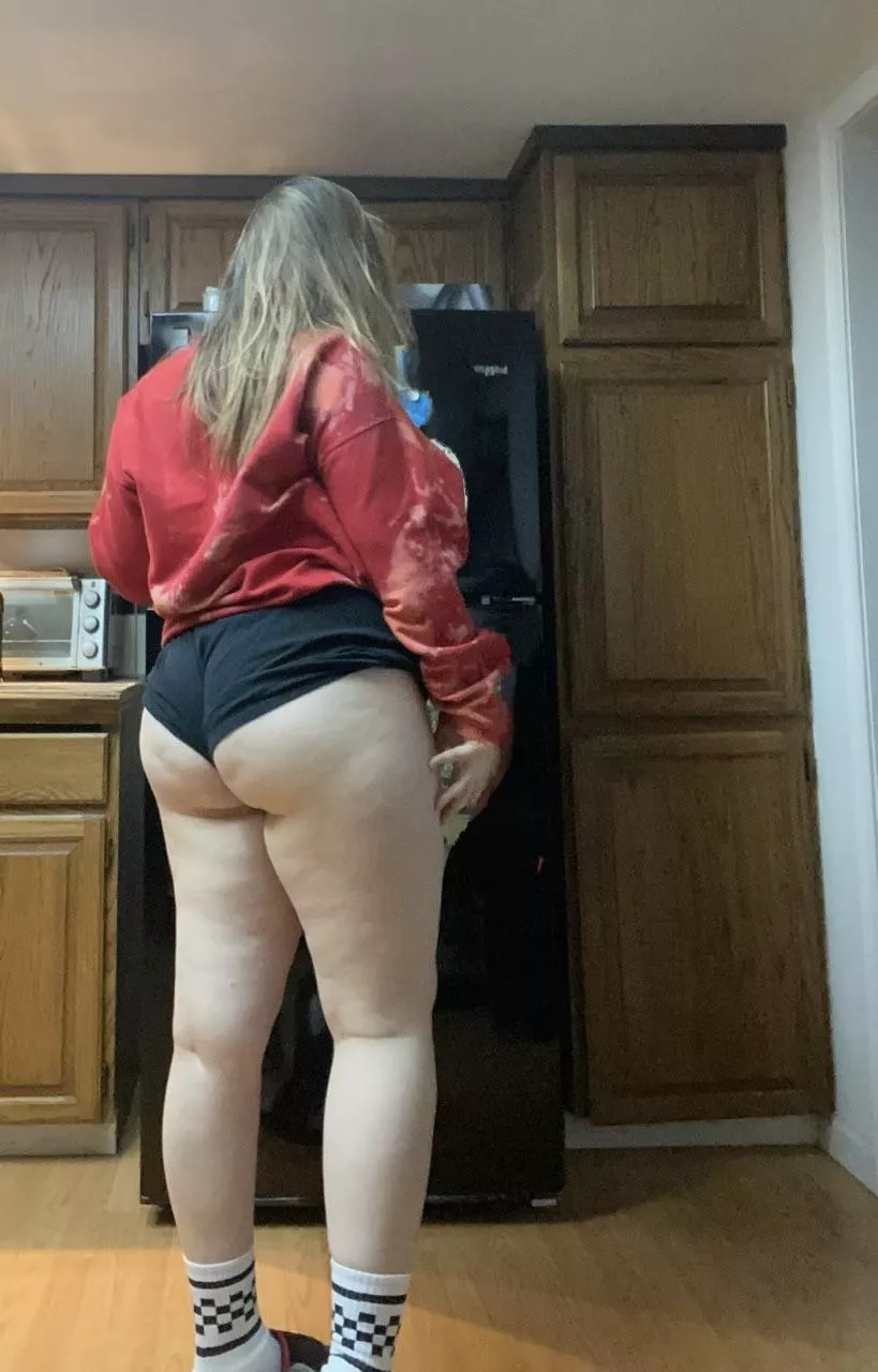 Wifey is getting you lunch, you ready to eat? posted by boredbabyygirlll