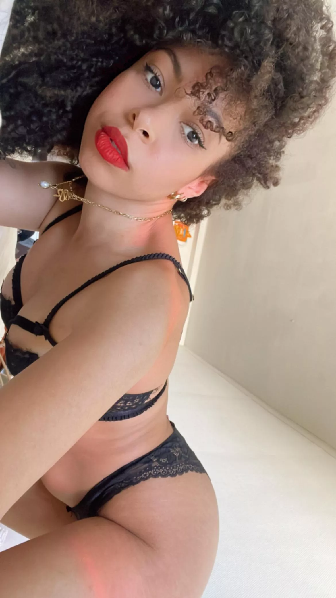 Wifey or fuckbuddy? posted by Misscharlierose