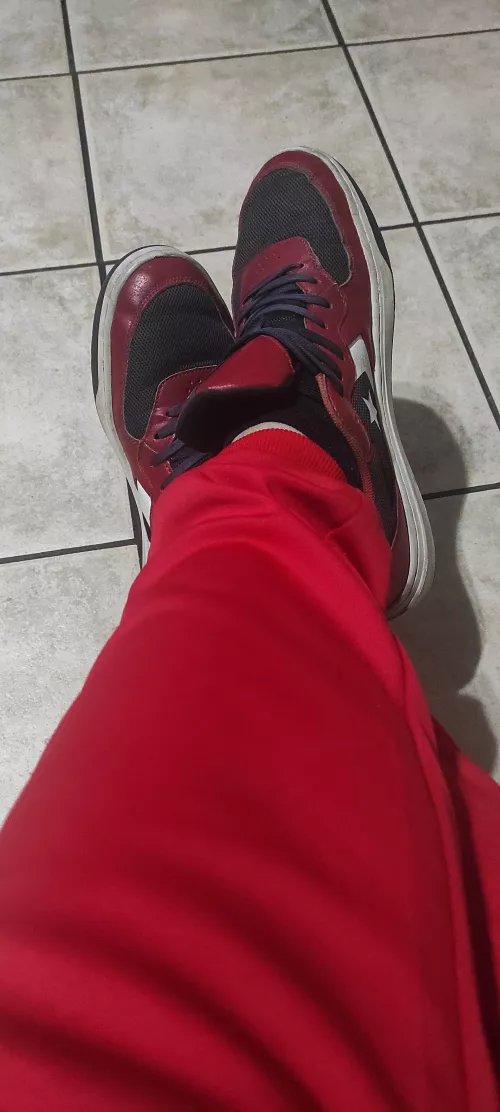 Will someone help me taking these shoes off? I've been walking all day long and I need a foot boy to relieve my soles and toes 🥱 by Padellino_