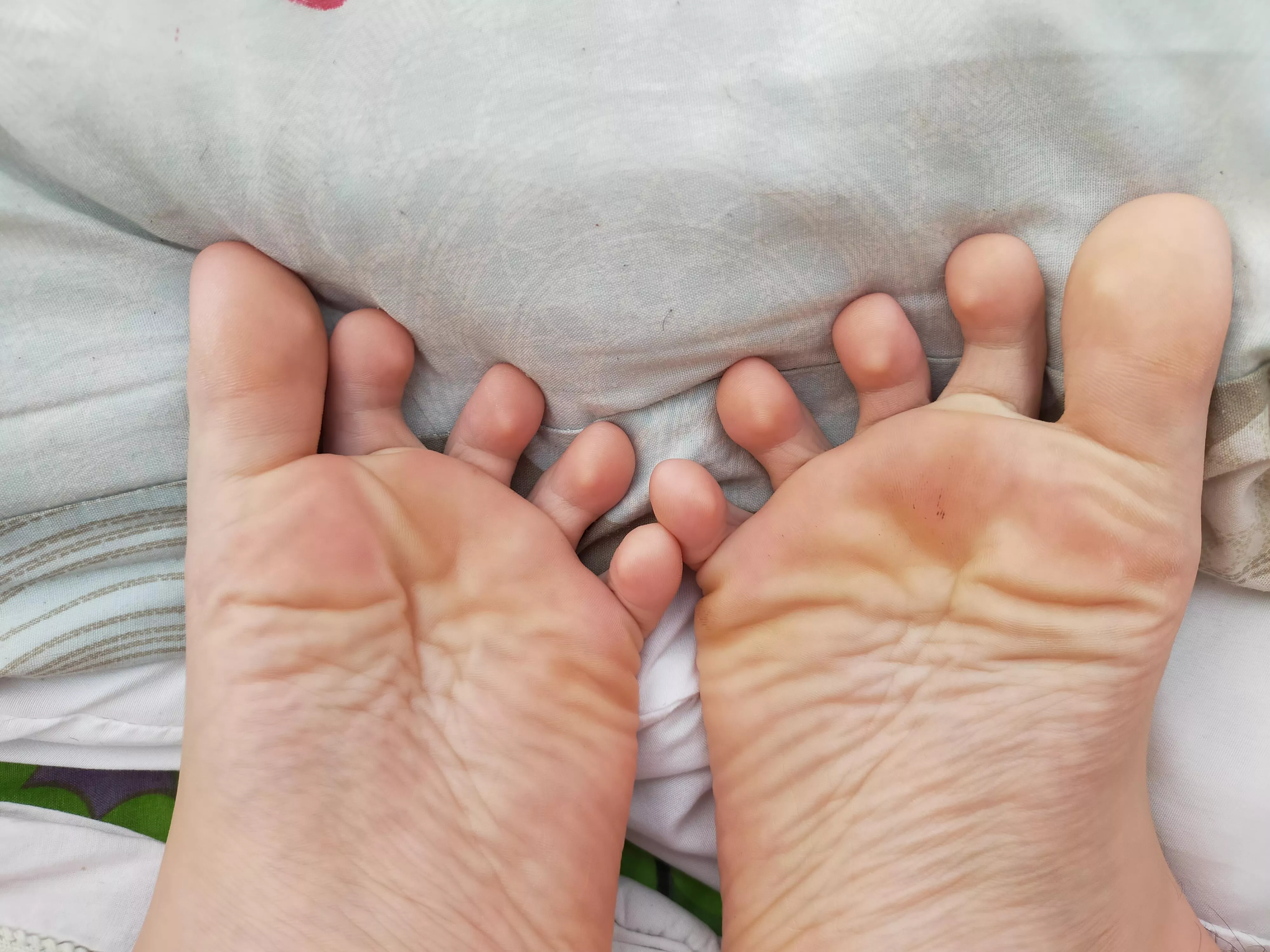 will you cum on them? posted by SoftFemboyThighs