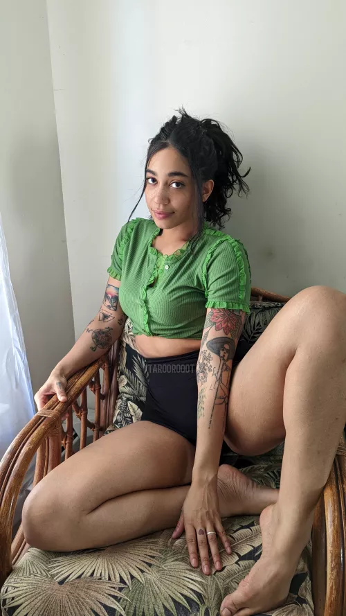 Will you join me in my reading nook? by TarooRooot