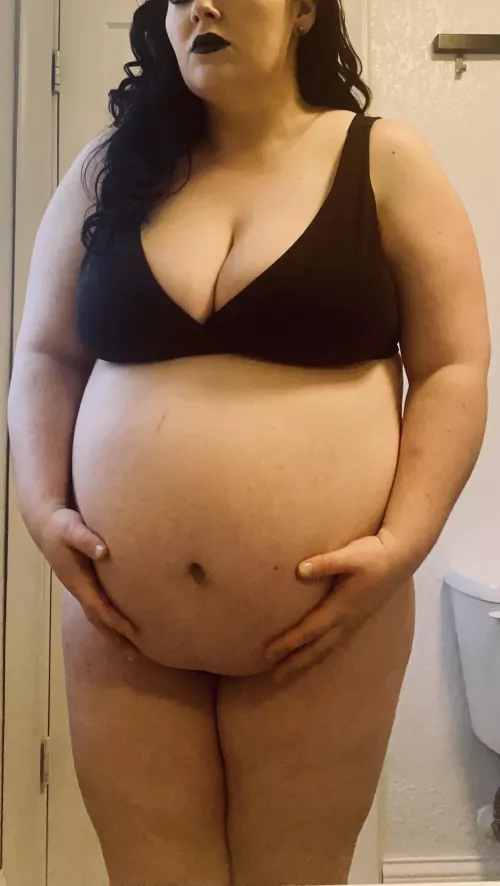 Will you worship my baby bump? 🤰🏻😉 by sagebbw