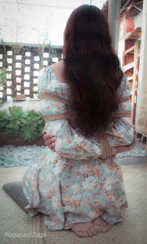 Wind over flowers, Model: Anonymous. Simple TK by Roqueved