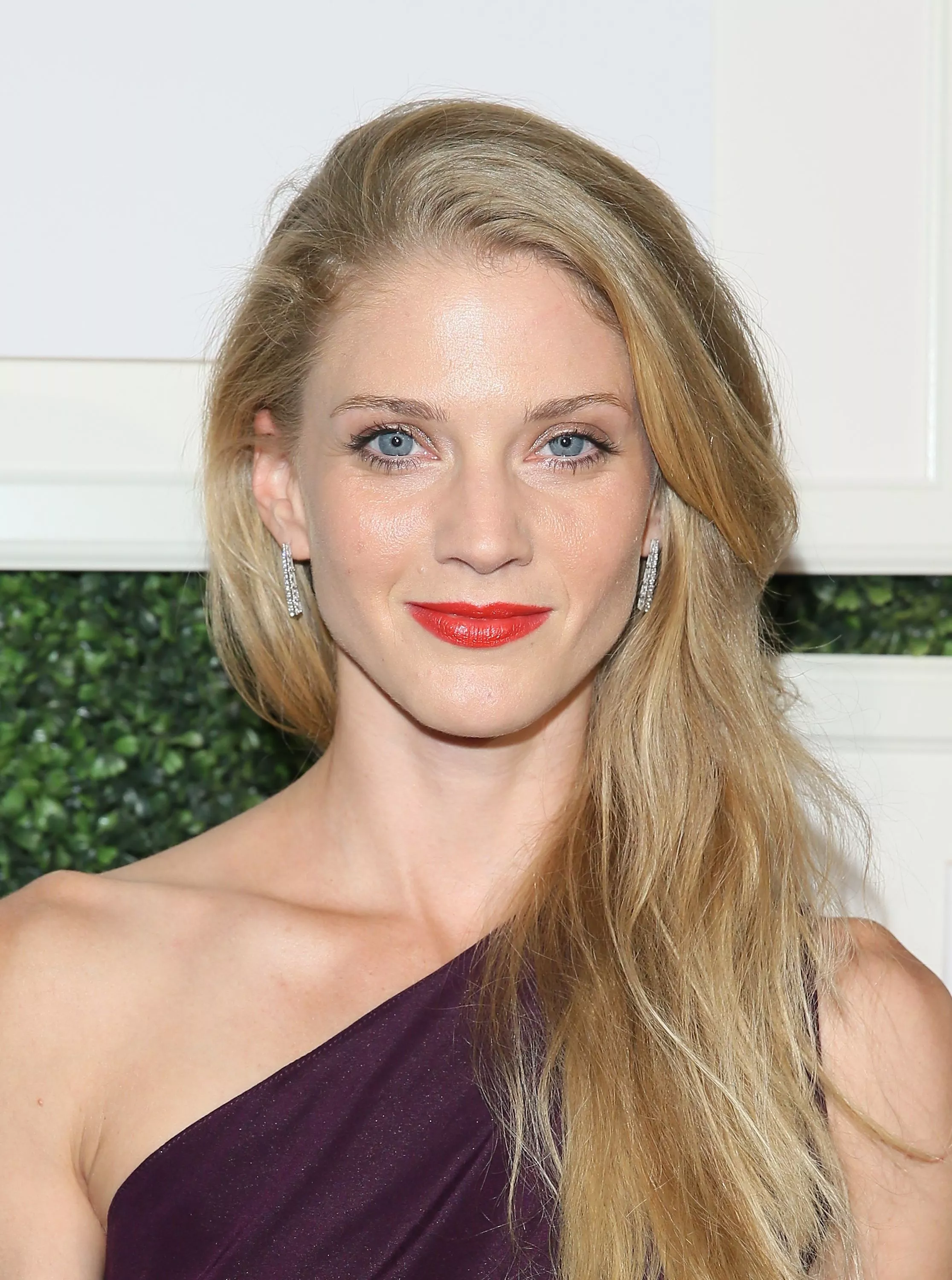 Winter Ave Zoli posted by Risk_Hopeful