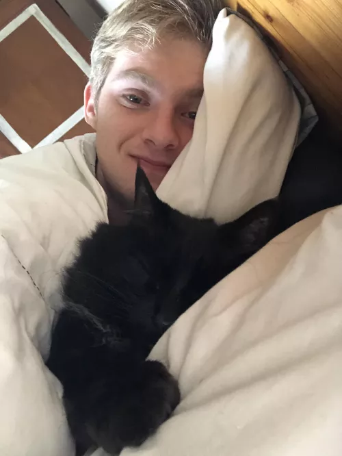 Winters require a cuddle buddy☺️ by RachResurected