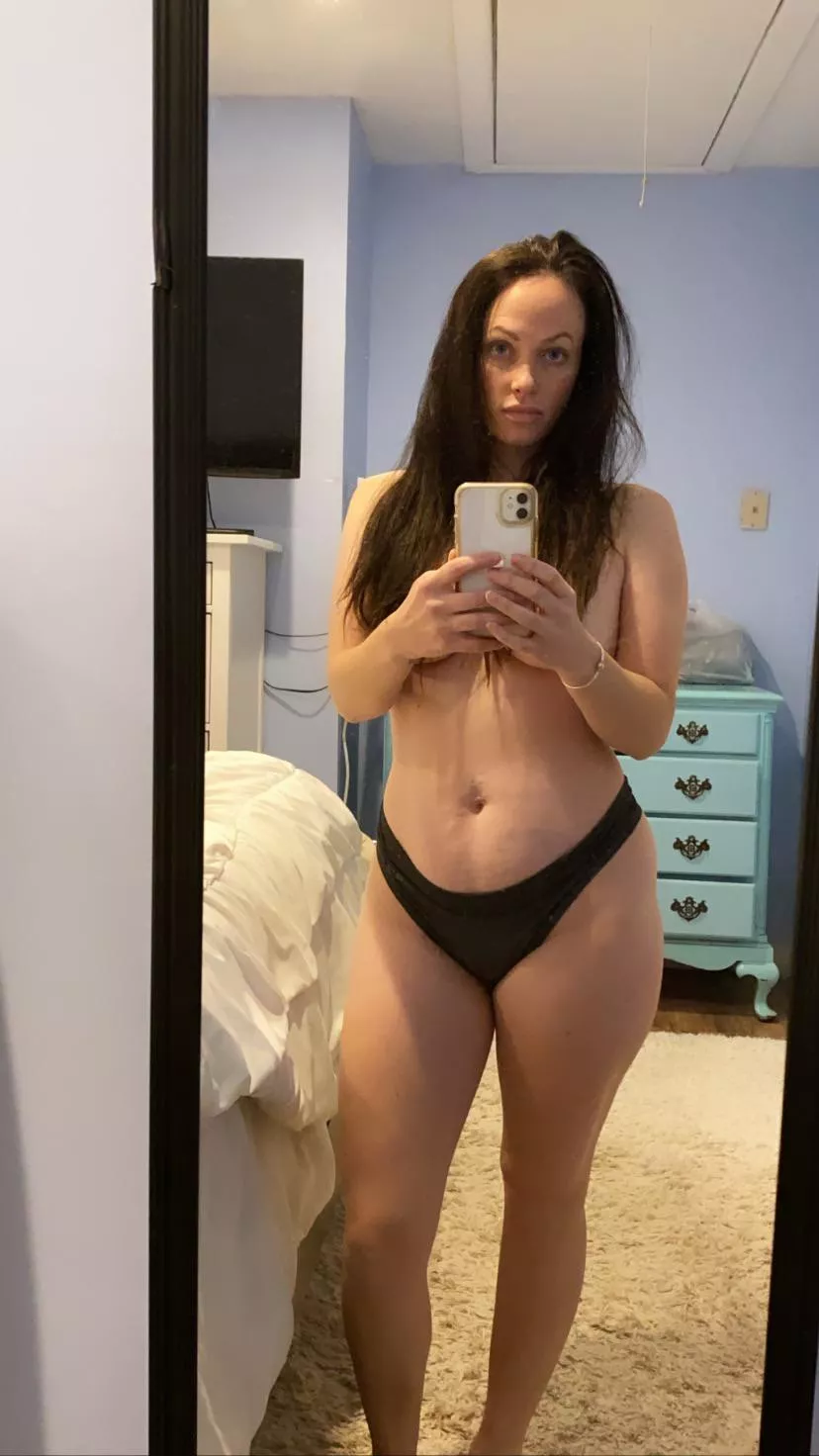 Wish I had a hot man here with me😉 posted by Amandalifts_1