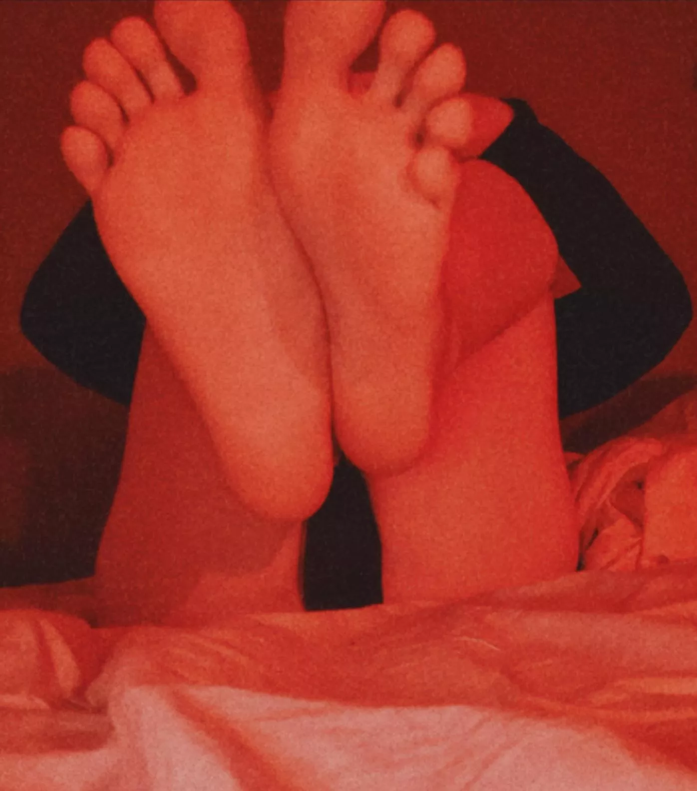 Wish I had someone to lick them👉👈 posted by FFXXX_