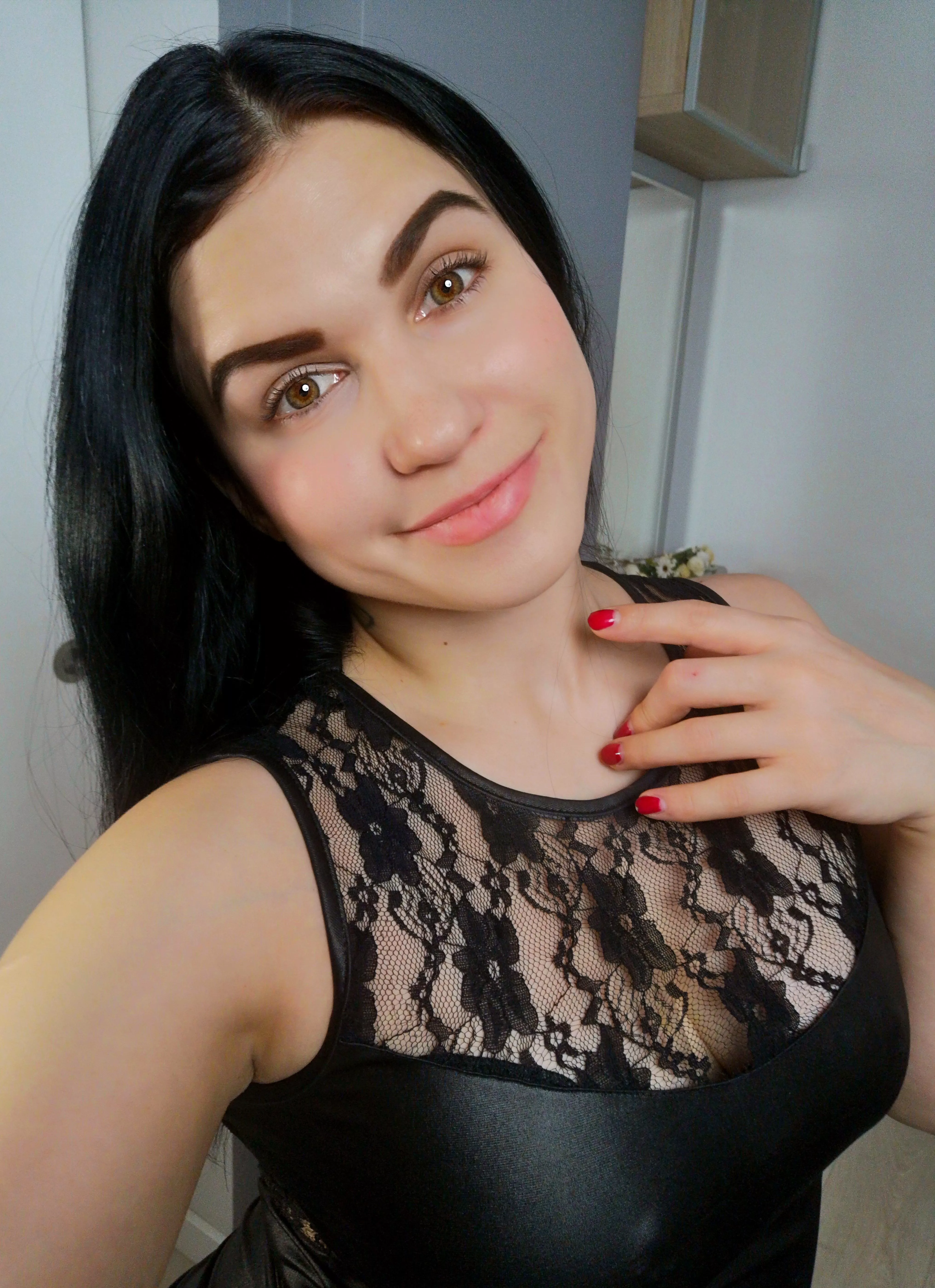 Wish you a great start of the week kitties 😻 I'm online now: https://m.chaturbate.com/tiny_hat/ posted by Tiny_hat_