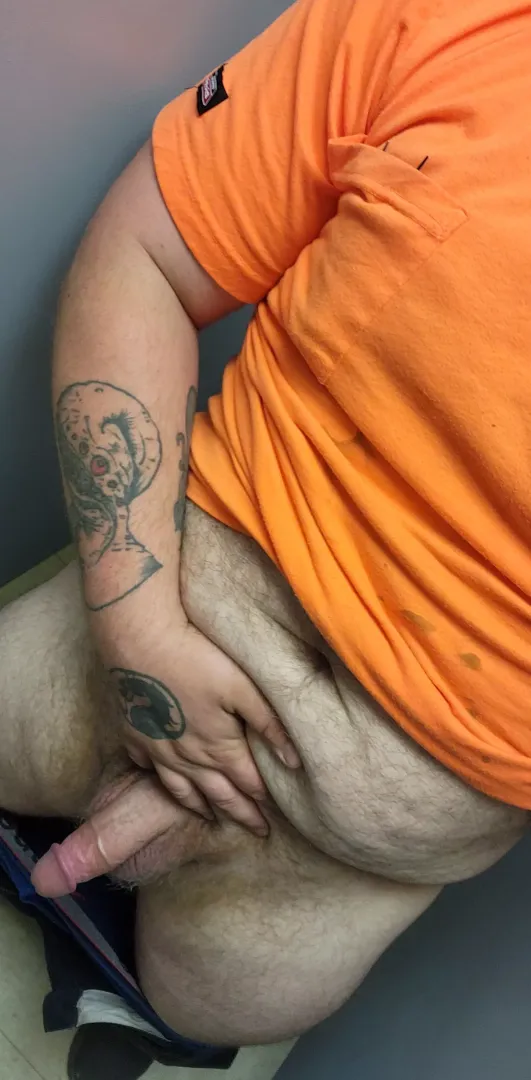 wished I had some help in the work bathroom by nick6660p