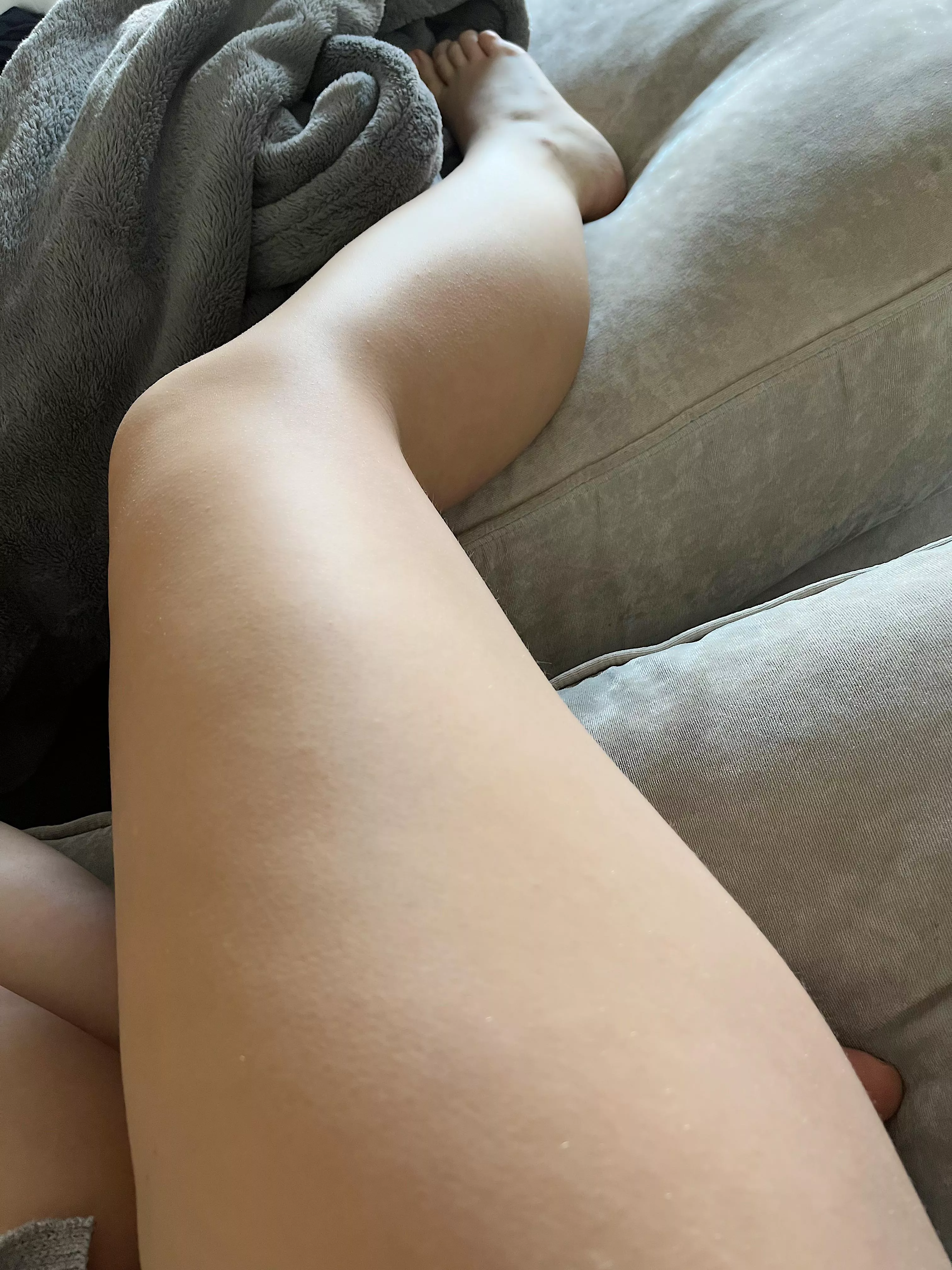 Wishing it was you between these thighs posted by EmmyBunny99