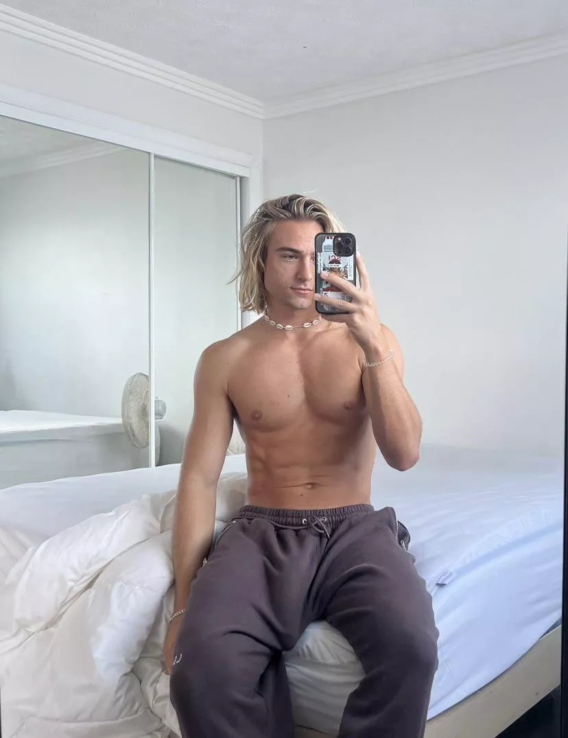 Woah posted by sorbr13